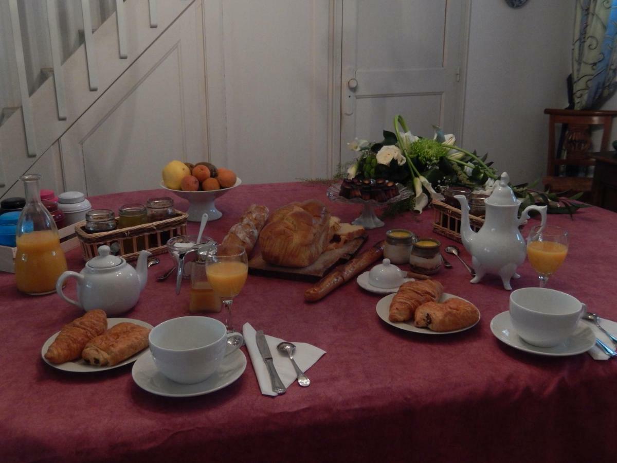 Le Petit Massigny Bed and Breakfast Les Velluire-sur-Vendee Exteriör bild