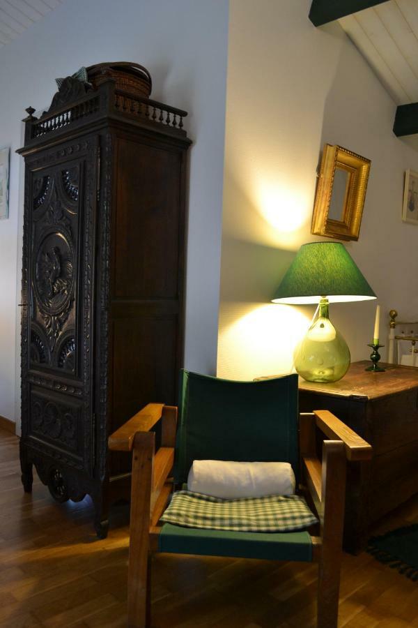 Le Petit Massigny Bed and Breakfast Les Velluire-sur-Vendee Exteriör bild
