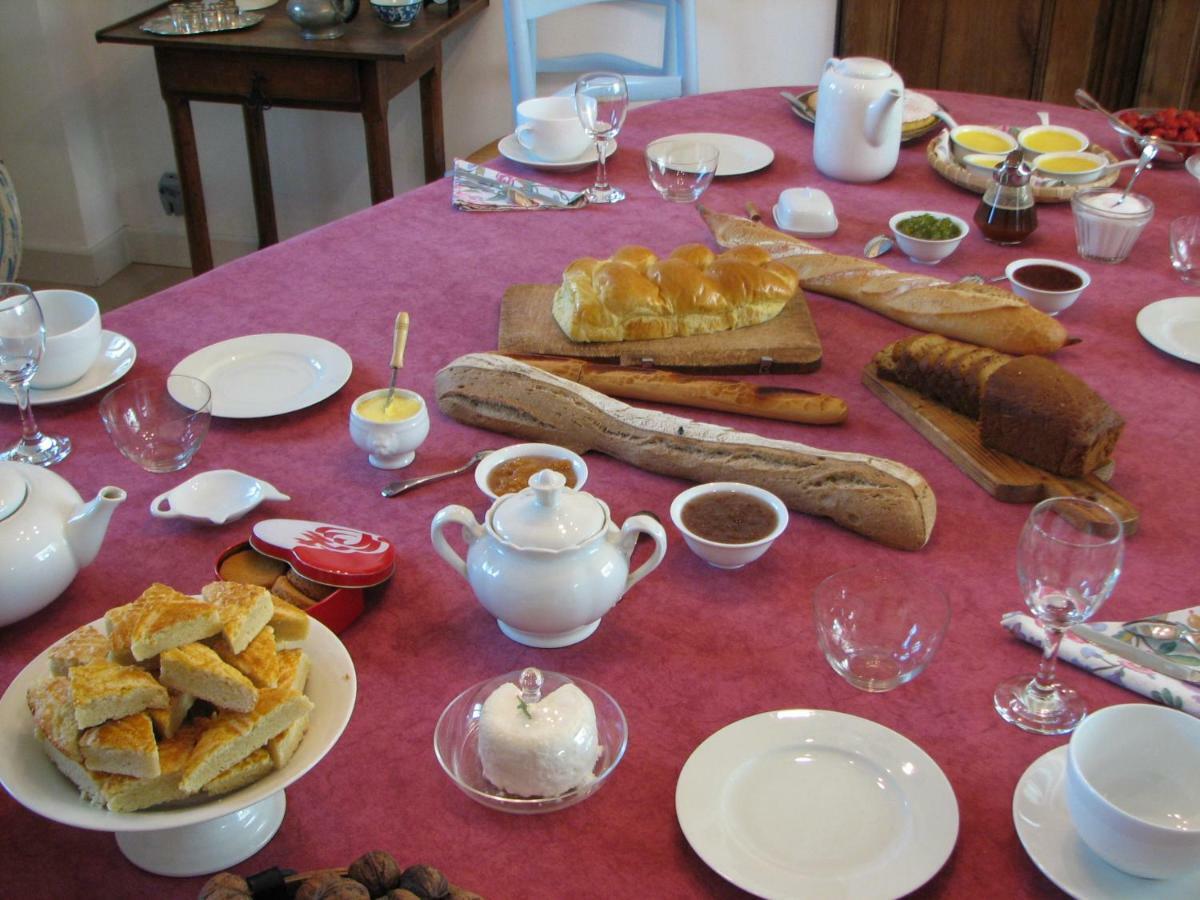 Le Petit Massigny Bed and Breakfast Les Velluire-sur-Vendee Exteriör bild